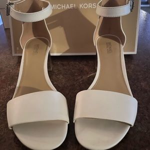 Michael Kor's Sandals sz 6. New never worn in box. Silver toned chunk heel. 2"